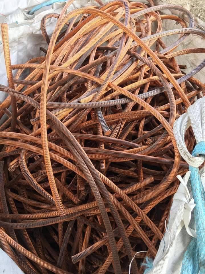 COPPER WIRE SCRAP (Millberry) with a purity ranging from 99.98% to 99.99%.